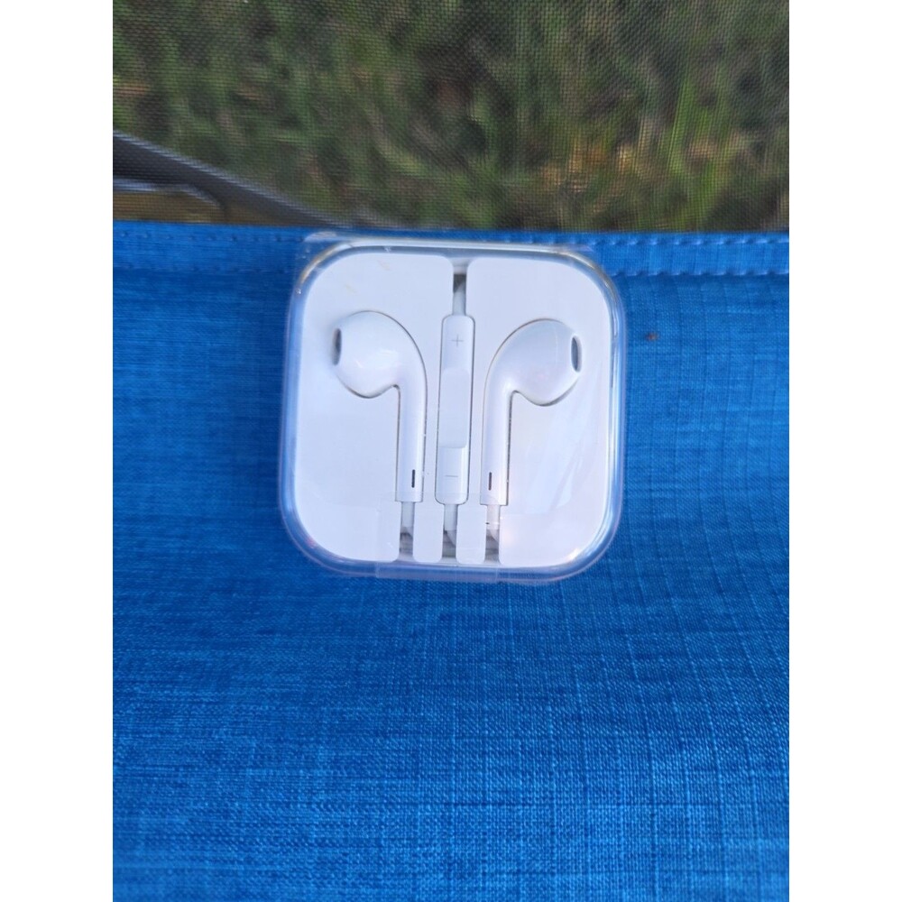 Apple Earpods OEM - iPhone Lightning Cable Earbud Headphones Wired Smalls Bin